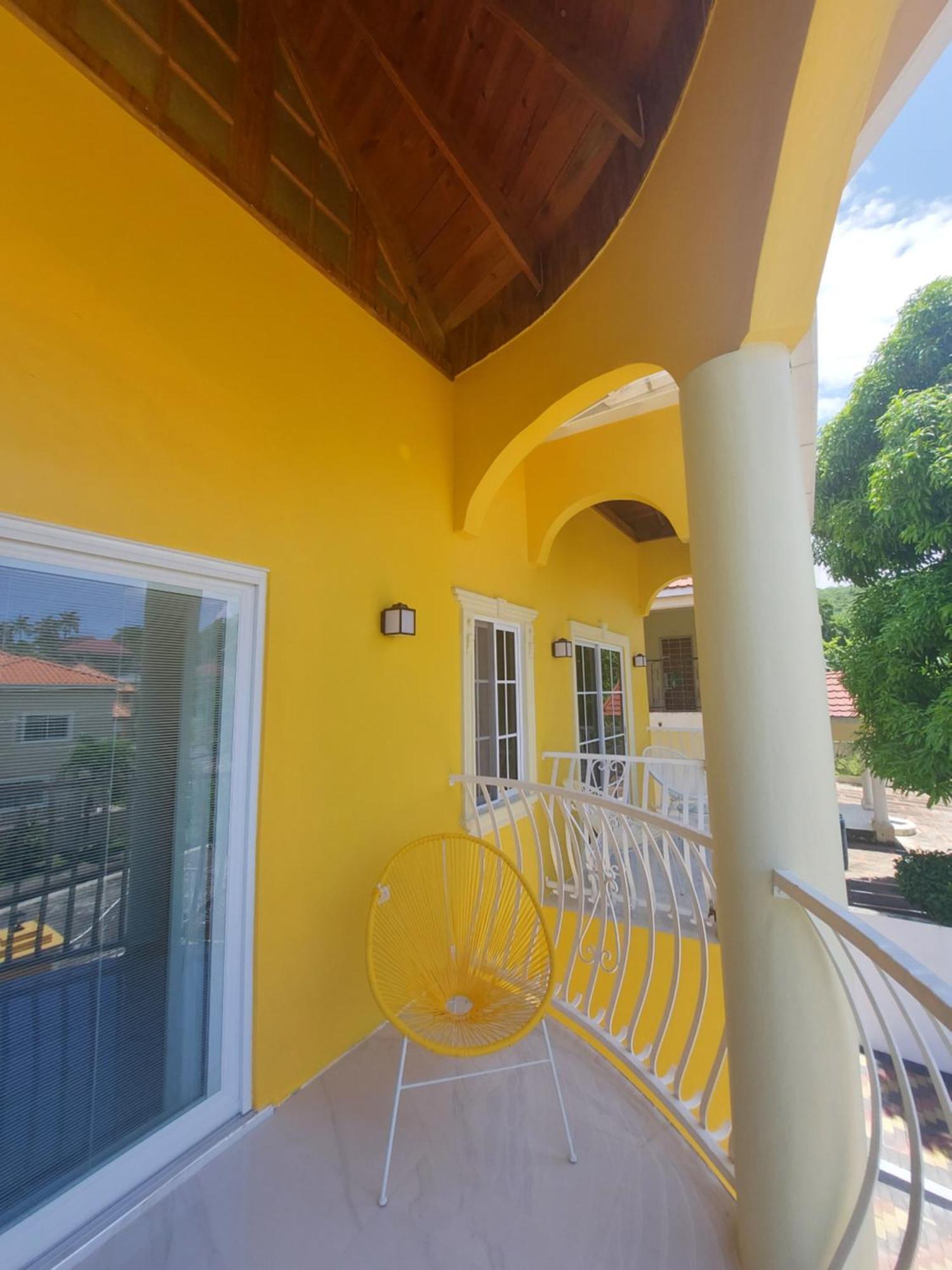 Yellow Summer Villa Mammee Bay Exterior photo